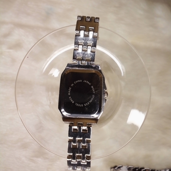 Corte D' Azur Quartz Bracelet Watch Approximate 7" Never worn - Picture 2 of 3